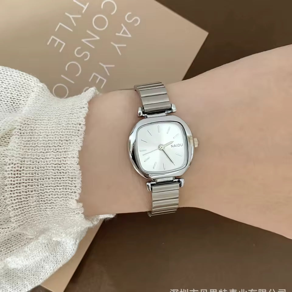 Le Marais Watch
